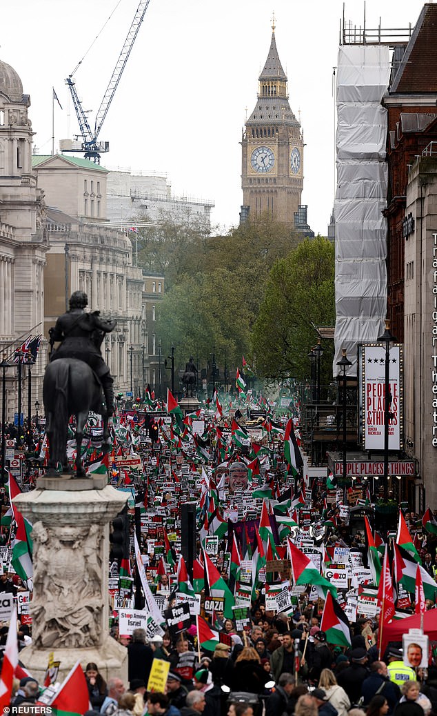 Cientos de miles de manifestantes pro palestinos marcharon hoy por Londres