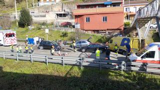 Grave accidente de tráfico en el corredor del Nalón a la altura de Sama: dos fallecidos de una misma familia y cuatro heridos