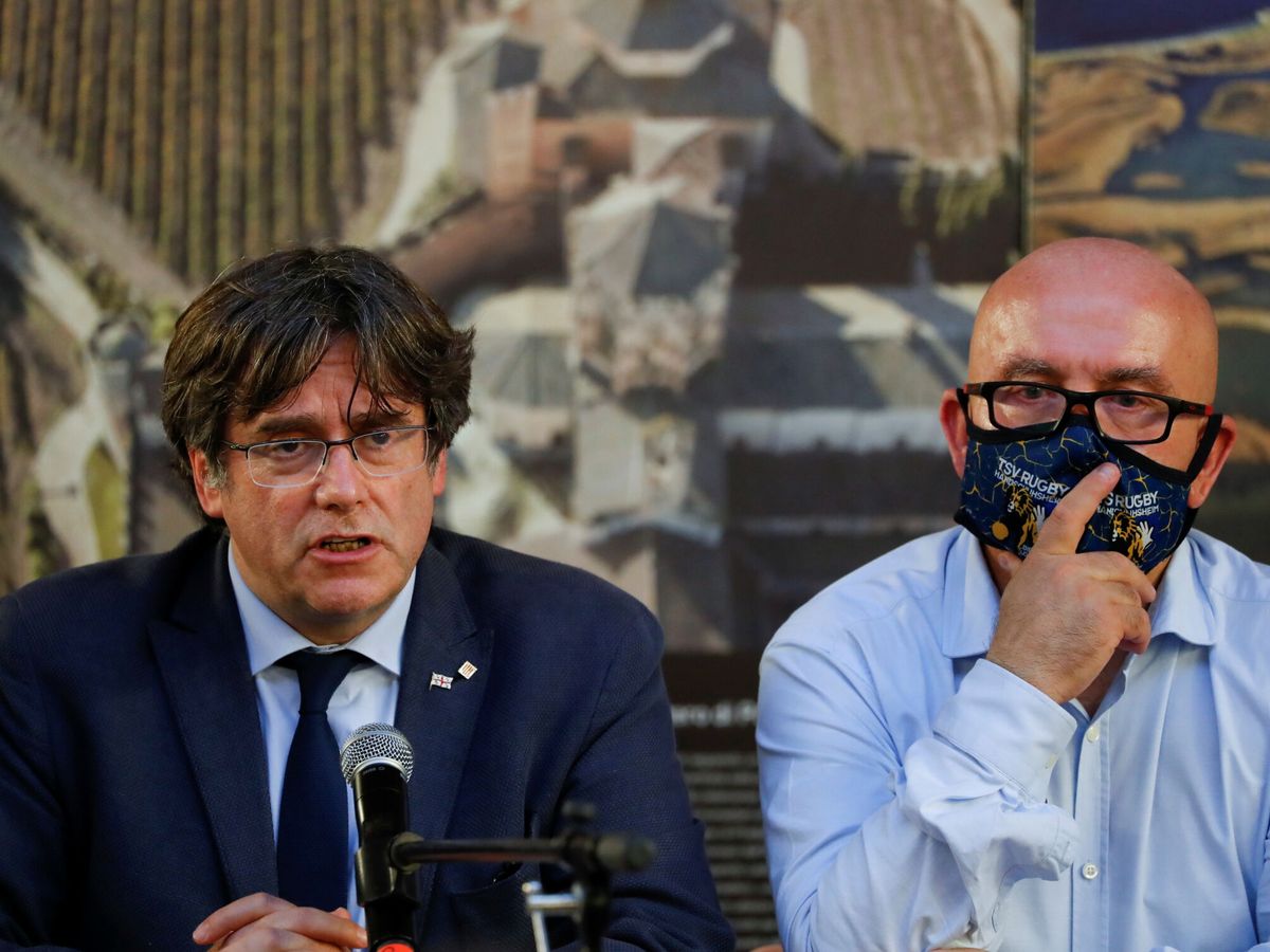 Foto: Puigdemont con Boye en una rueda de prensa. (Reuters/Yara Nardi)