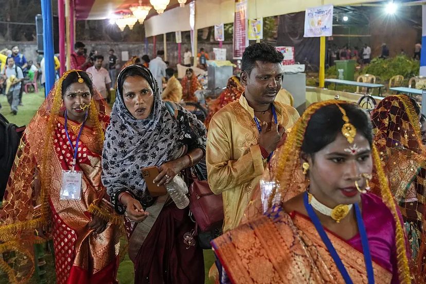 Celebración de varias bodas en Kolkata, en India.