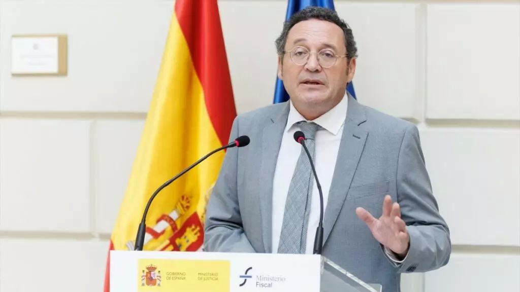 Ortiz ve graves las pesquisas al ex fiscal superior de Cataluña pero obvia hablar de las consecuencias de la amnistía
