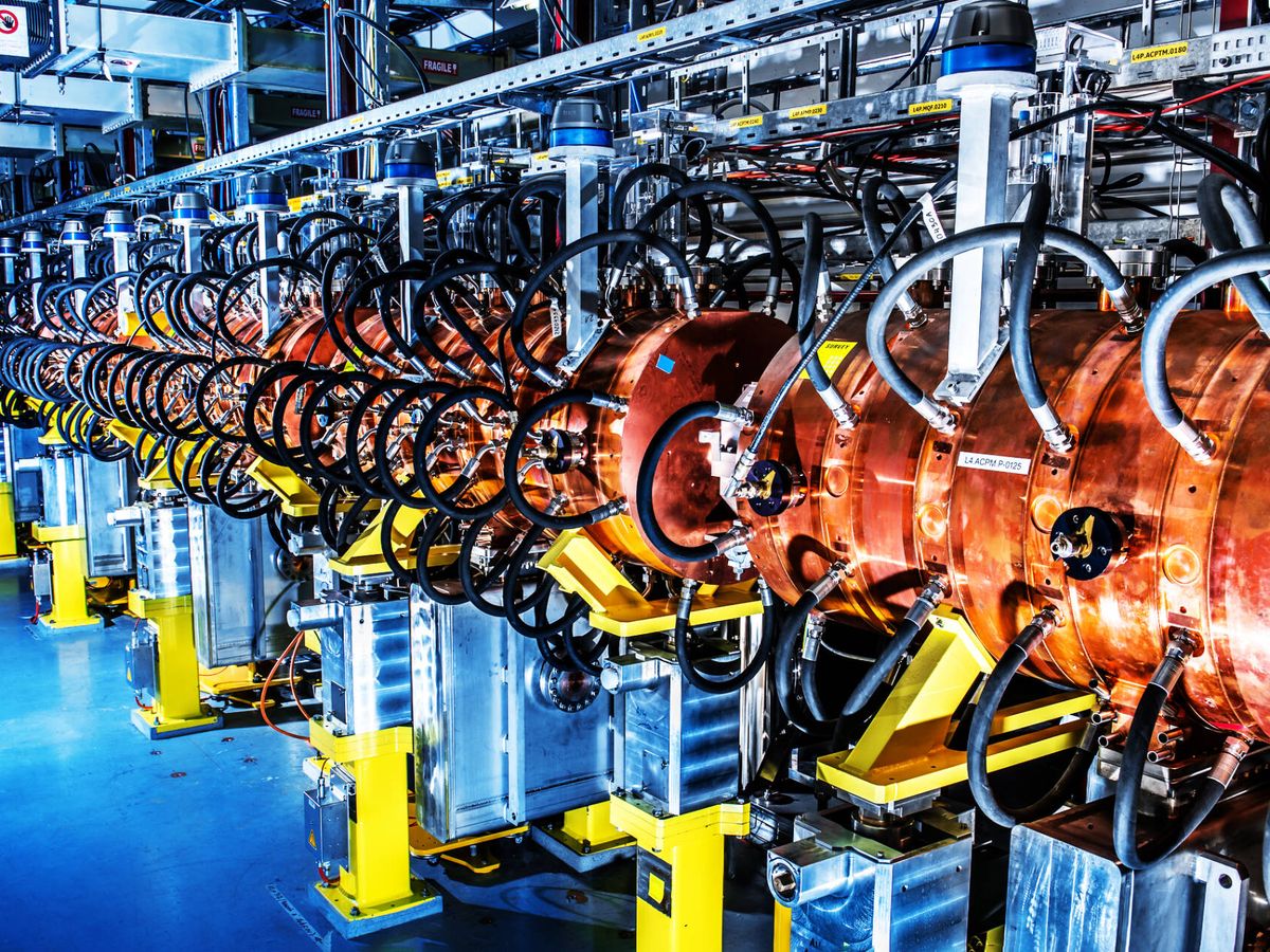 Foto: El acelerador de partículas lineal Linac4 en el CERN. (Robert Hradil, Monika Majer/ProStudio22.ch/CERN)
