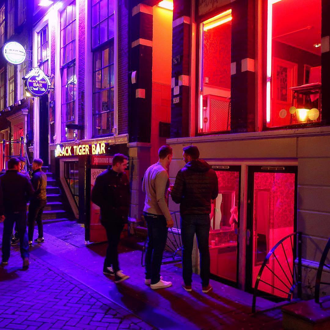 red-light-district-viewing.jpg