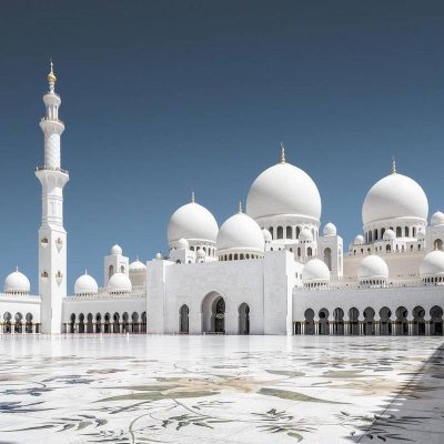 800px-Sheikh_Zayed_Mosque_view.jpg