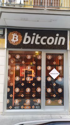 bitcoin-bancomat-bari-via-abate-giacinto-gimma-1.jpg