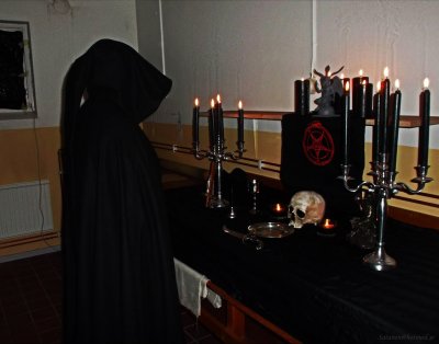 Altar-Invocacion-Satanas-Baphomet.jpg