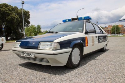 vehiculo-policial-antiguo-ciberwall-1024x683.jpg