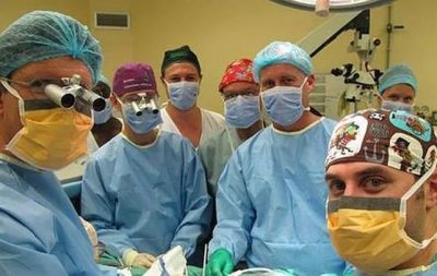 Esperanza. El equipo de cirugía reconstructiva de la Universidad de Stellenbosch que concretó la operación.