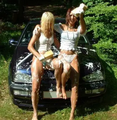 foto-chicas-lavando-el-coche-10.jpg
