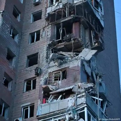 Un edificio residencial en la ciudad ucraniana de Kharkiv, impactado por un misil ruso. (Imagen de archivo: 04.04.2024)