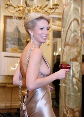 GALERIE: Ruska si užívá luxus ve Francii: Diamanty i soukromé ...