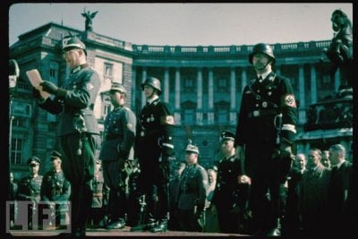 Kurt Daluege+Heinrich Himmler at Heldenplatz Mar-16-1938.jpg