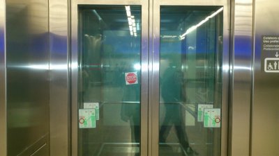 31-ascensor-metro.JPG