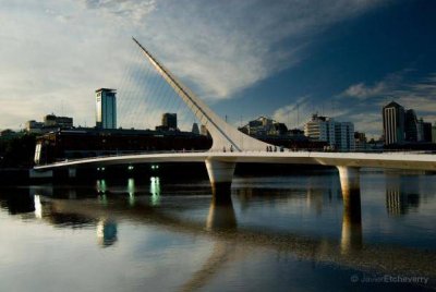 Puente-de-la-Mujer-by-Santiago-Calatrava-Puerto-Madero-Buenos.jpg