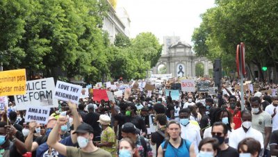 Manifestantes-Madrid-Comunidad-Espana-CNAAE_1362173780_15088652_1020x574.jpg