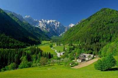 El-valle-de-Logarska-Eslovenia.jpg
