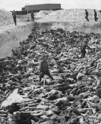 Mass_Grave_3_at_Bergen-Belsen_concentration_camp.jpg