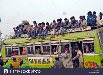 autobus-lleno-de-peregrinos-dejando-kenduli-durante-jaydev-mela-festival-kenduli-bengala-occid...jpg