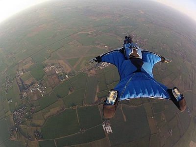 600px-Wingsuit_Flying_over_Langar_Airfield_UK.jpg