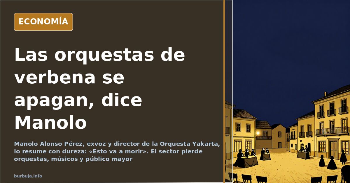 Componentes de una orquesta de verbena tocando en el escenario de una plaza durante las fiestas de un pueblo