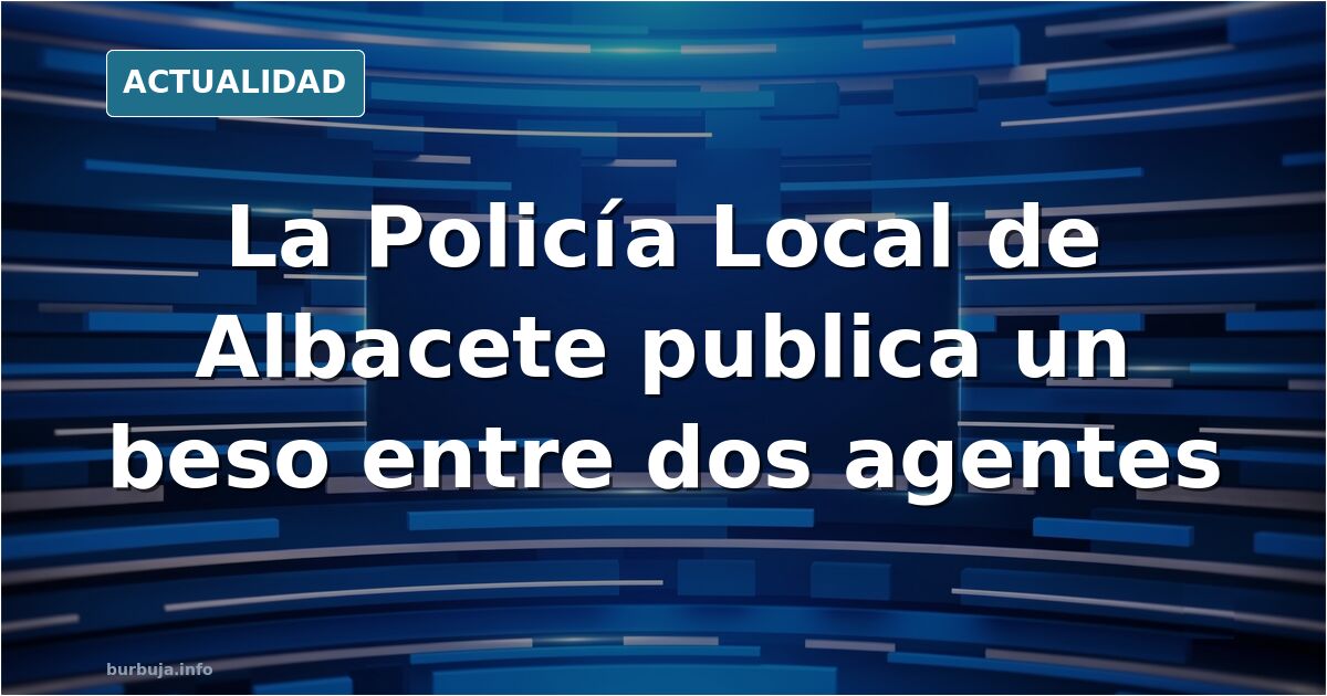 Dos agentes de la Policía Local de Albacete en uniforme durante un acto institucional, imagen de archivo en tonos neutros