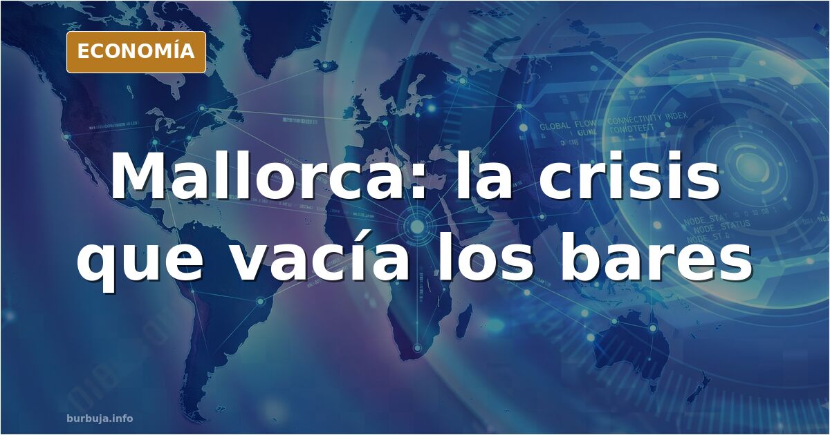 Cartel de se traspasa en la fachada de un restaurante del Paseo Mallorca en Palma, con sillas apiladas en la terraza
