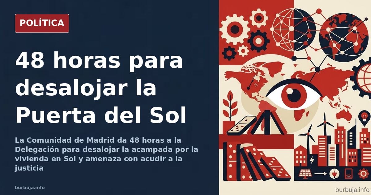 Puestos de la acampada por la vivienda en la Puerta del Sol de Madrid con el edificio del reloj al fondo