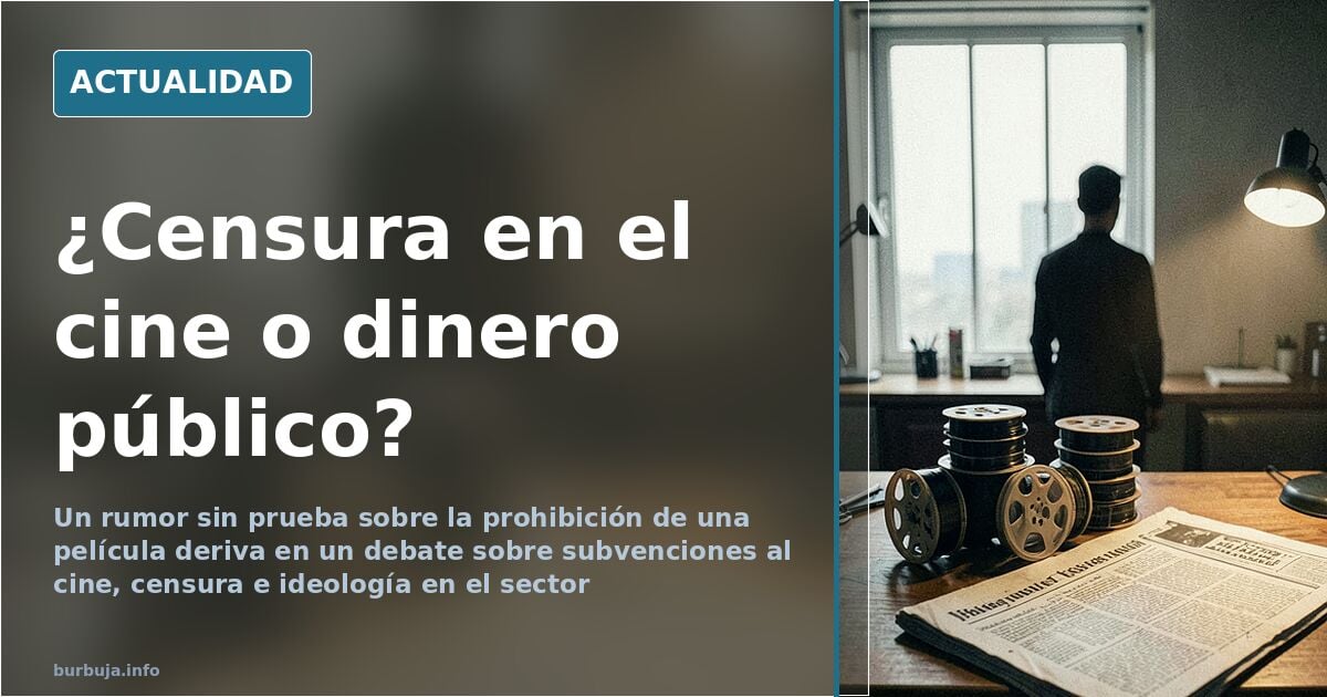 Sala de cine vacía con butacas rojas y pantalla encendida, imagen editorial sobre la polémica del cine subvencionado