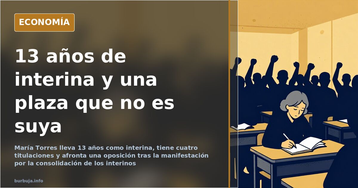 Mujer interina de mediana edad sostiene una carpeta de apuntes y cuatro títulos universitarios ante la puerta de una oficina 