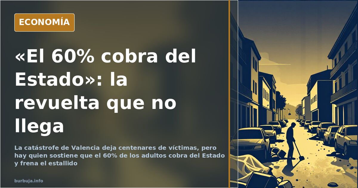 Calle anegada y cubierta de barro en una localidad valenciana tras la DANA, con coches y enseres apilados