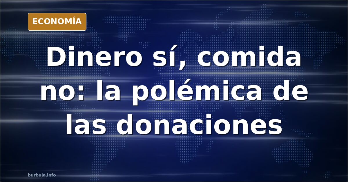Cajas de alimentos no perecederos y botellas de agua apiladas junto a un cartel de donaciones para los afectados de la DANA