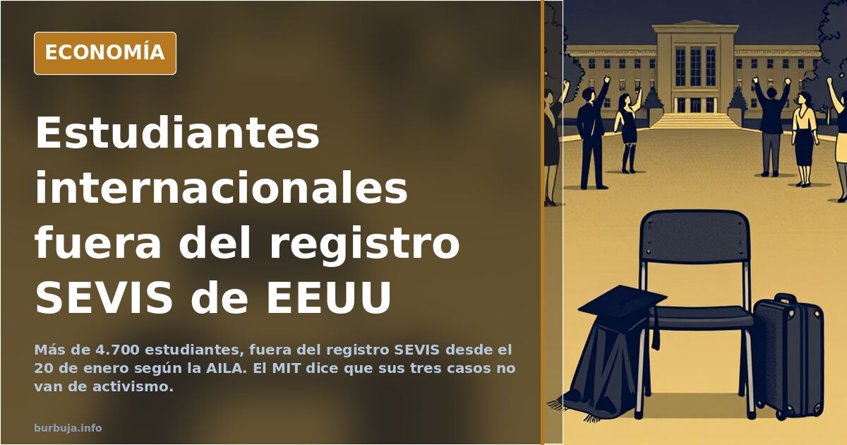 Estudiantes internacionales con documentación de visado en una oficina de inmigración de Estados Unidos
