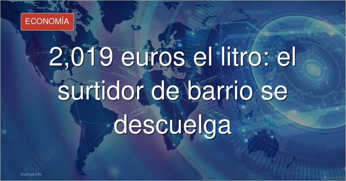 Surtidor de gasolina 95 con el precio 2,019 euros el litro en una estación de servicio Repsol urbana