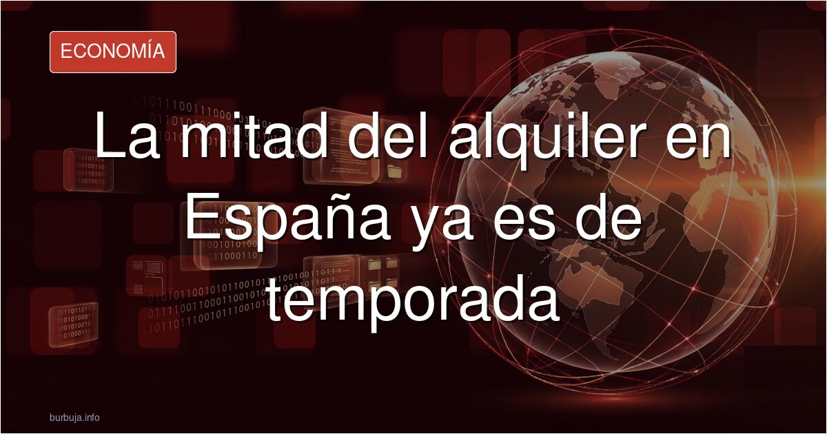 Cartel de alquiler de temporada colgado en la fachada de un edificio de viviendas en una capital de provincia española