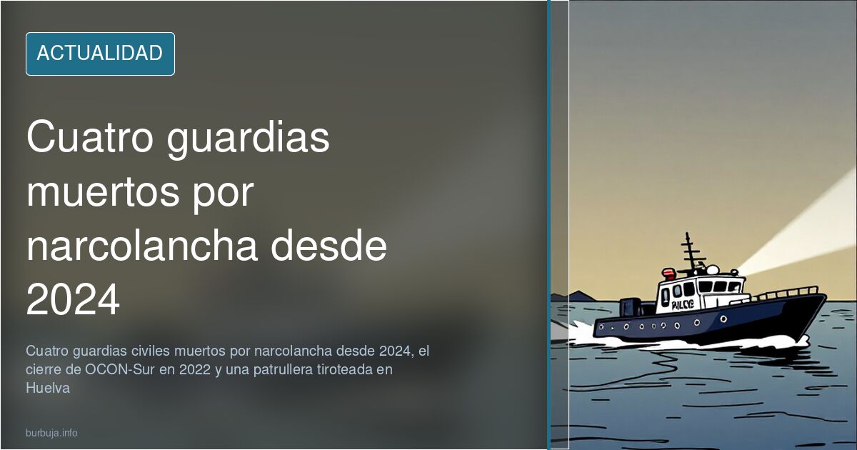 Patrullera de la Guardia Civil navegando de noche en aguas del litoral andaluz con una narcolancha al fondo