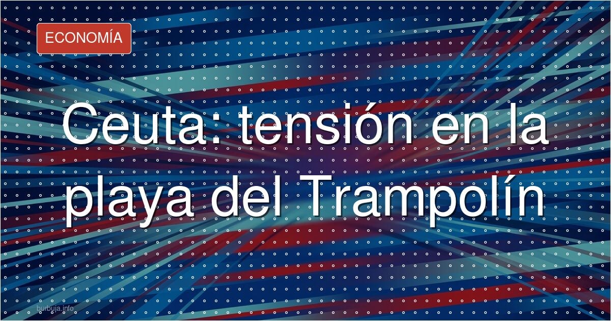 Vecinos de Ceuta toman la playa del Trampolín