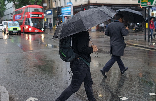 rainy-day-london-umbrellas-01.jpg