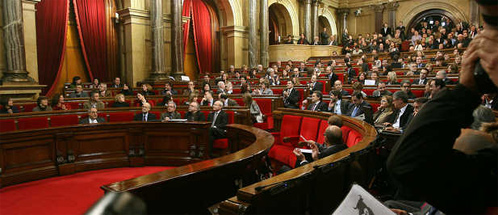 2010051563parlament.jpg