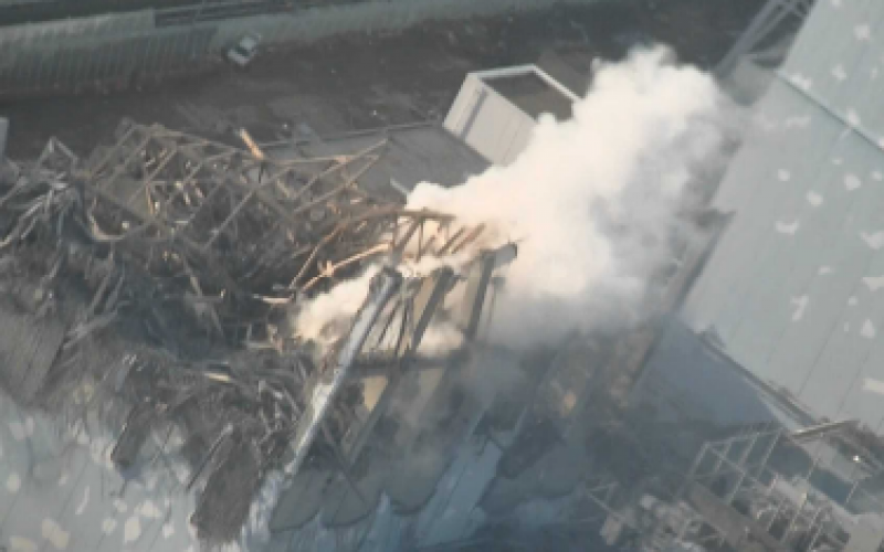 Tepco-admitted-they-observed-black-smoke-twice-from-Reactor-3-late-March-2011-800x500_c.png
