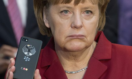 Angela-Merkel-with-phone-009.jpg