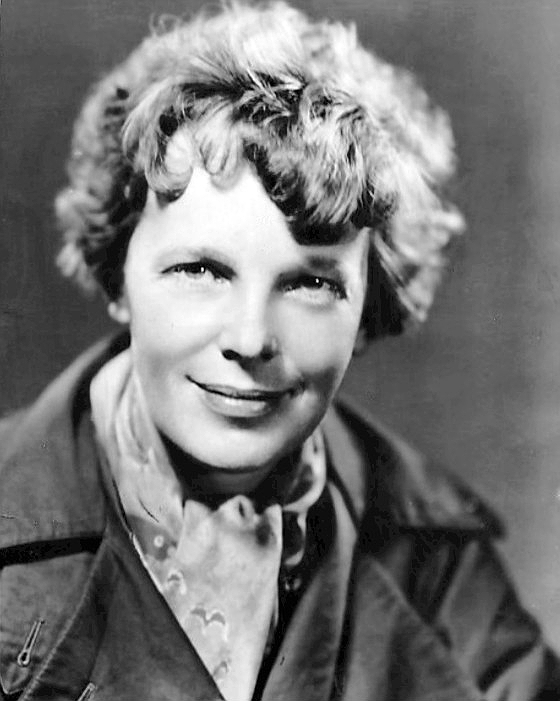 Amelia_Earhart_1935.jpg