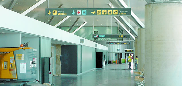 Sala_llegadas_pasajeros_Aeropuerto_Central_Ciudad_Real.jpg