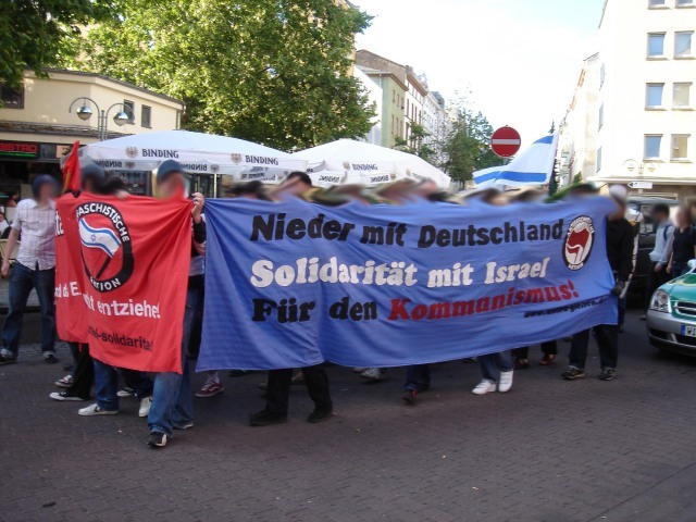 Anti-German_communist_protesters_in_Frankfurt_in_2006.jpg