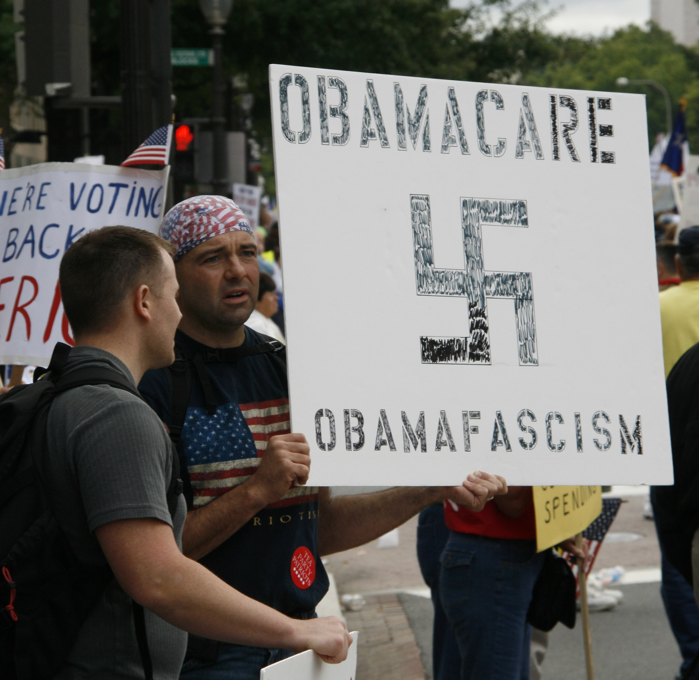 Obama-Nazi_comparison_-_Tea_Party_protest.jpg