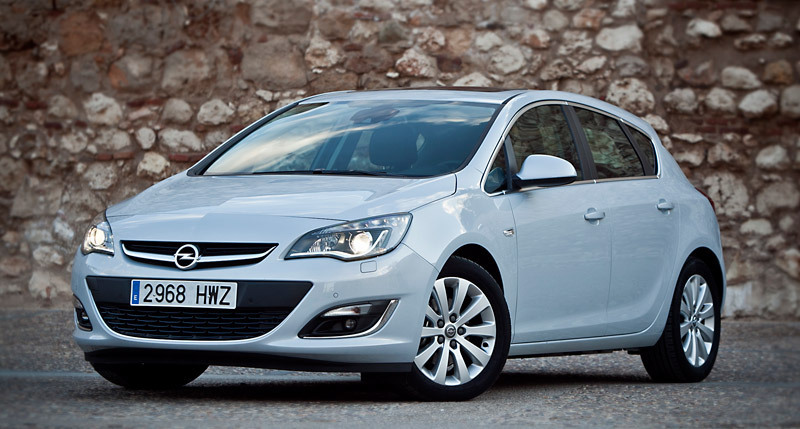 opel-astra-frontal-lateral.314201.jpg