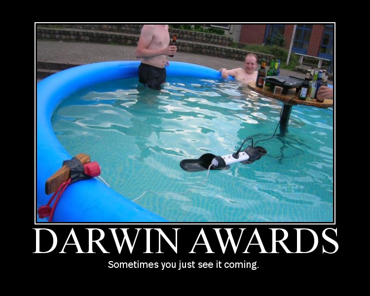 darwin+award+electricity+cords+in+water+murrica.jpg