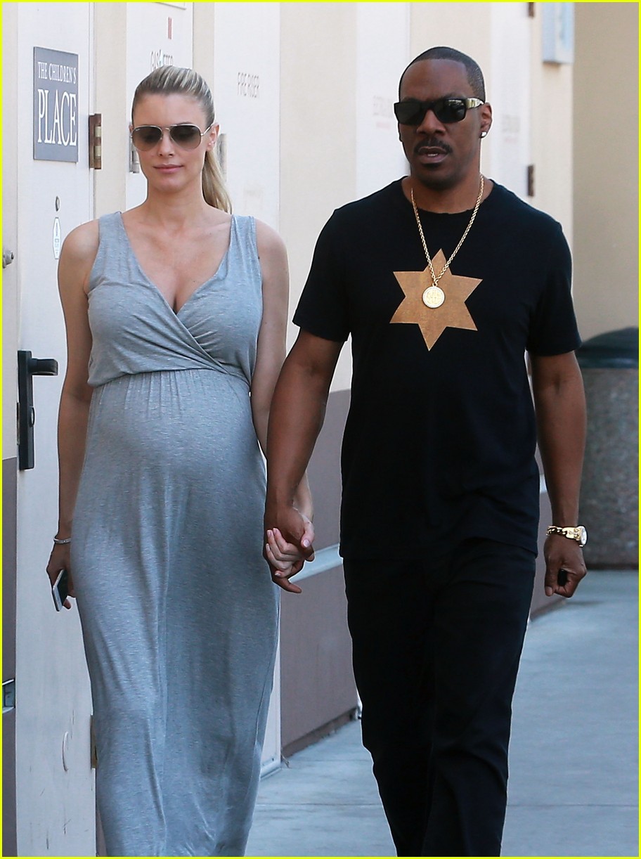 eddie-murphy-out-with-prego-paige-butcher-08.jpg