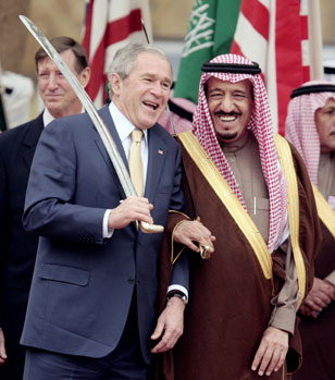george-w-bush-with-saudi-king.jpg