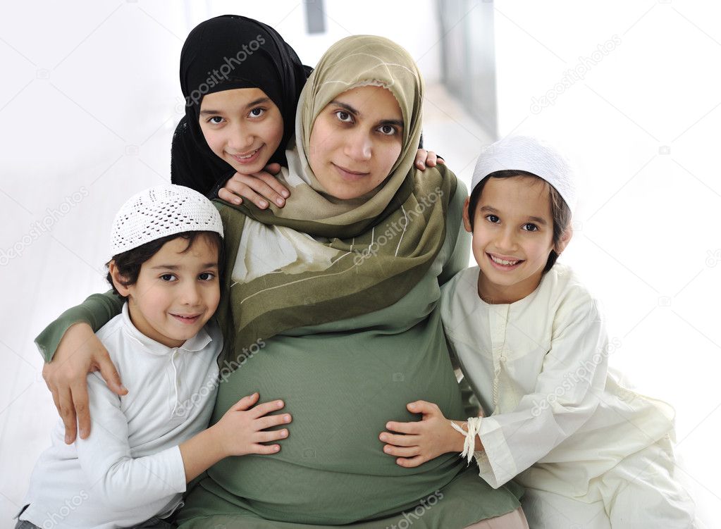depositphotos_11747546-Muslim-pregnant-woman-with-her-children-around.jpg